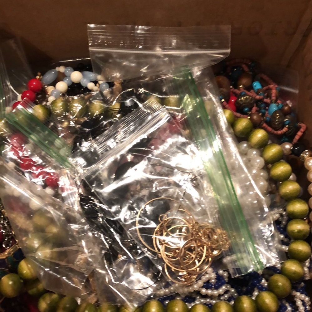 Jewelry box lot - Picture 6 of 6